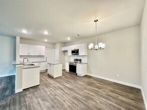 9844 Grosbeak Ln in Magnolia, TX - Foto de edificio - Building Photo