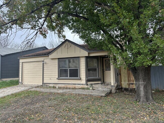 4012 Sunrise Creek Dr in San Antonio, TX - Building Photo - Building Photo