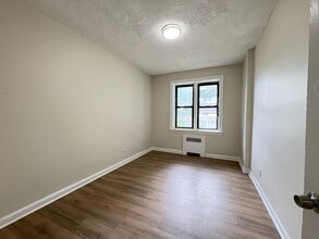 30 Van Velsor Pl, Unit 1G in Newark, NJ - Foto de edificio - Building Photo