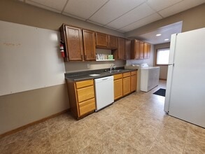 410 Sherman Street, Unit Upper Unit in North Mankato, MN - Building Photo - Building Photo