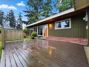 4054 120th Ave SE in Bellevue, WA - Building Photo - Building Photo