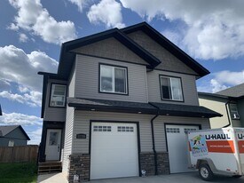 11722-11102 102 St in Fort St John, BC - Building Photo