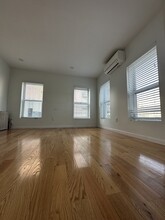 10 -31 51st Avenue, Unit Apt 3 in Long Island City, NY - Foto de edificio - Building Photo
