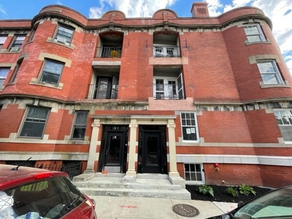 50 Englewood Ave in Boston, MA - Foto de edificio