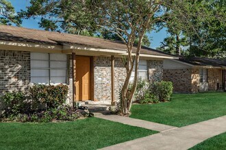 Redland Ridge Apartments in Lufkin, TX - Building Photo - Building Photo