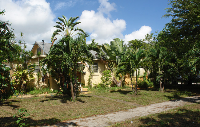 2000 Madison St in Hollywood, FL - Foto de edificio - Building Photo