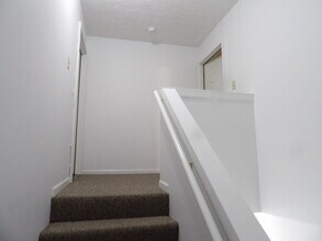 204 Landings Dr-Unit -D in Frankfort, KY - Building Photo - Building Photo