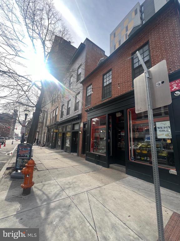 property at 106 N Eutaw St