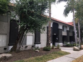 Rock Glen Villa...Gorgeous Newly Remodeled Apartments In Glendale Neighborhood! in Glendale, CA - Building Photo