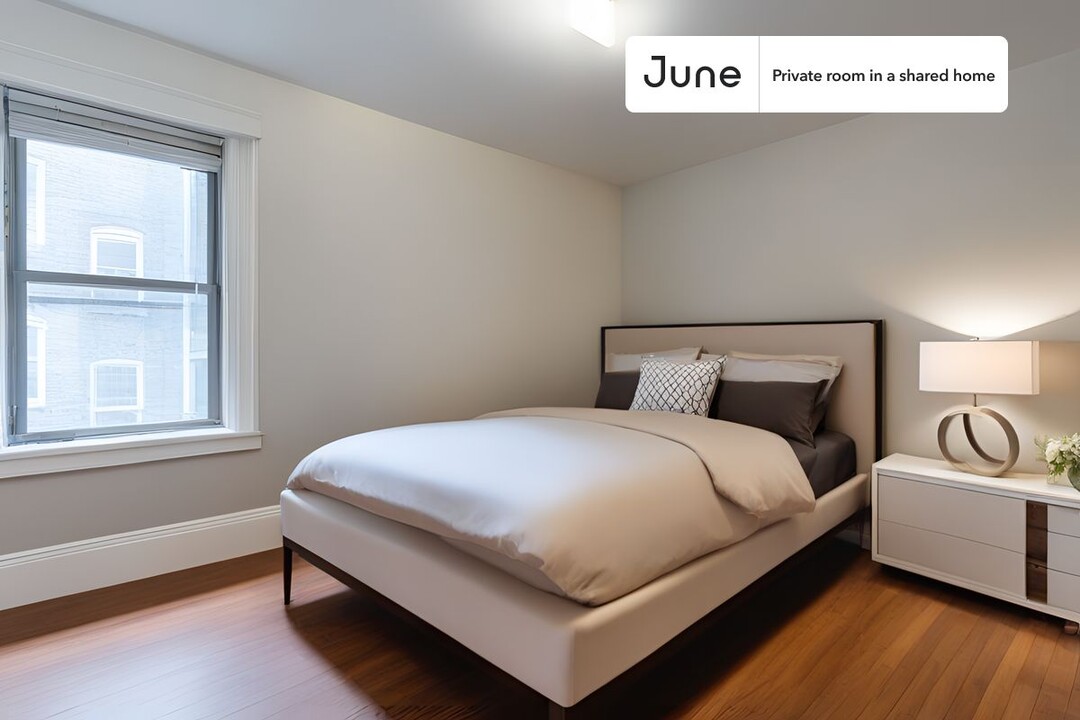 Private bedroom in 4 bed/2 bath Home in Boston, MA - Building Photo