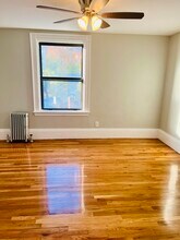 47 W Wyoming Ave, Unit 7 in Melrose, MA - Building Photo - Building Photo