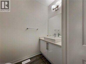 14 Brewis St in Brant, ON - Building Photo - Building Photo