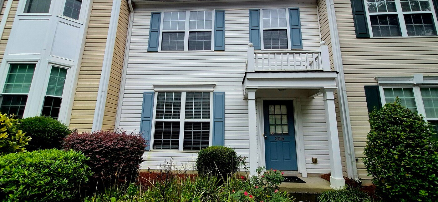 2015 Whitestone Pl in Alpharetta, GA - Building Photo