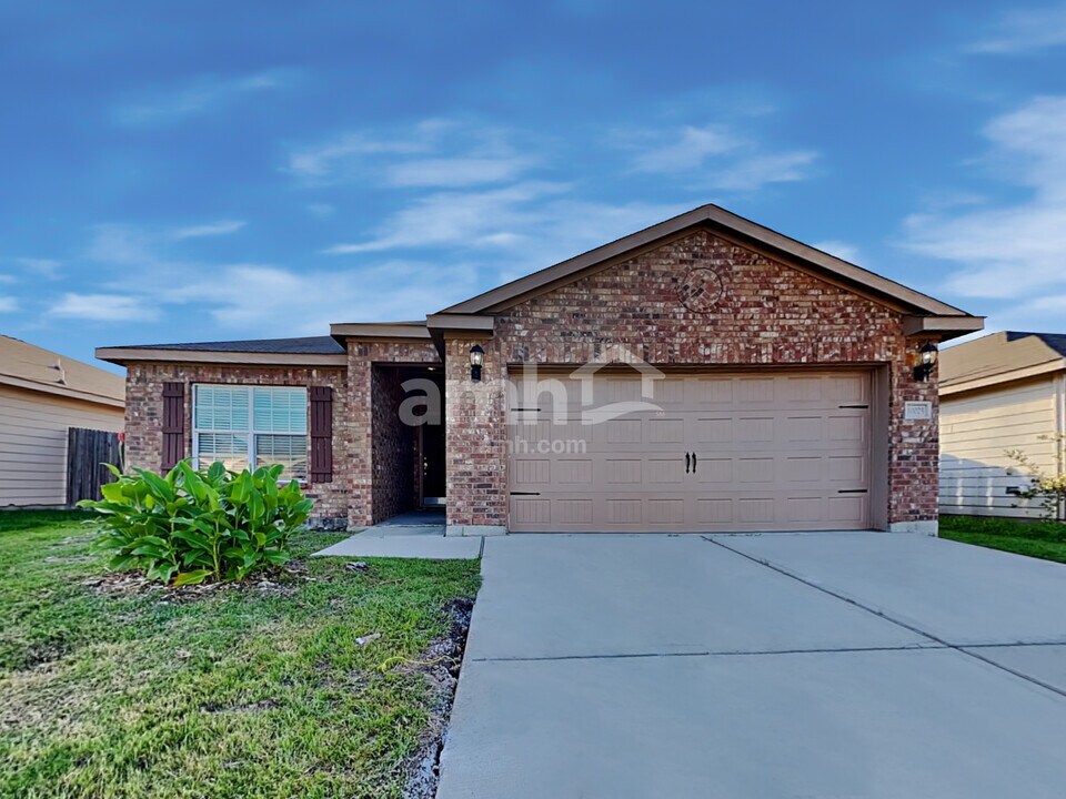 10025 Quail Glen Dr in Fort Worth, TX - Building Photo