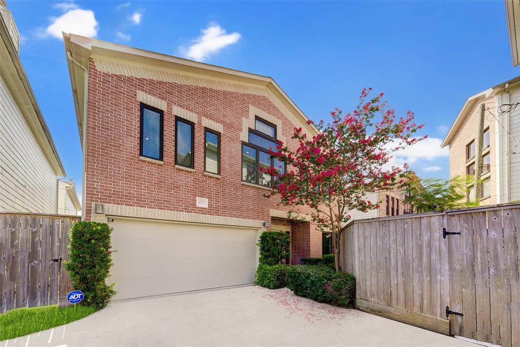 9707 Riddlewood Ln in Houston, TX - Foto de edificio