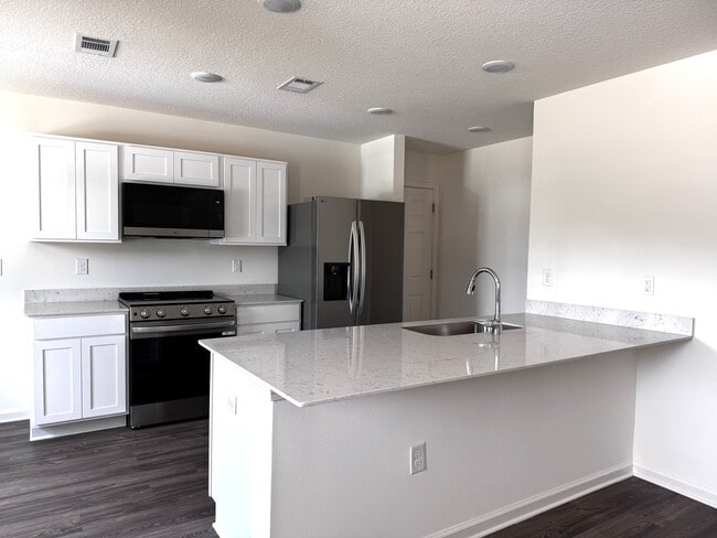 135 Tiger Lily Ln in Defuniak Springs, FL - Building Photo - Building Photo
