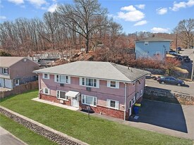 246 New Haven Ave, Unit 4 in Waterbury, CT - Building Photo