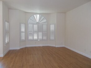 112 Golf Course St in Las Vegas, NV - Building Photo - Building Photo