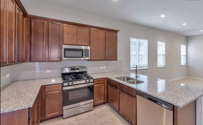 2800 Joe Dimaggio Blvd in Round Rock, TX - Building Photo - Building Photo