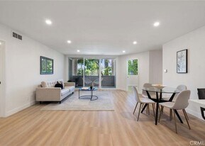 5411 Tyrone Ave in Los Angeles, CA - Building Photo