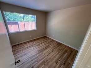 443 San Marin Dr in Novato, CA - Building Photo - Building Photo