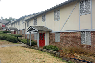 Stratford Square Apartments in Birmingham, AL - Foto de edificio - Building Photo