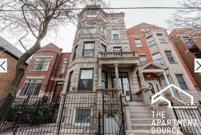2318 N Southport Ave, Unit 3 in Chicago, IL - Foto de edificio - Building Photo
