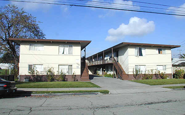 426 Madison Ave in Redwood City, CA - Foto de edificio - Building Photo
