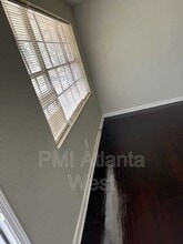 6480 Raymond Dr in Union City, GA - Building Photo - Building Photo
