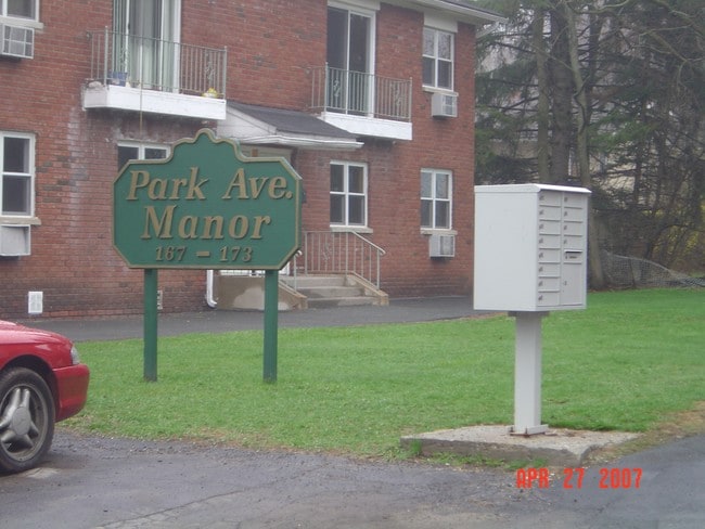 Park Avenue Manor Apartments in Monticello, NY - Building Photo - Building Photo