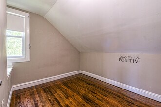 13502 S Brandon Ave-Unit -2 in Chicago, IL - Building Photo - Building Photo