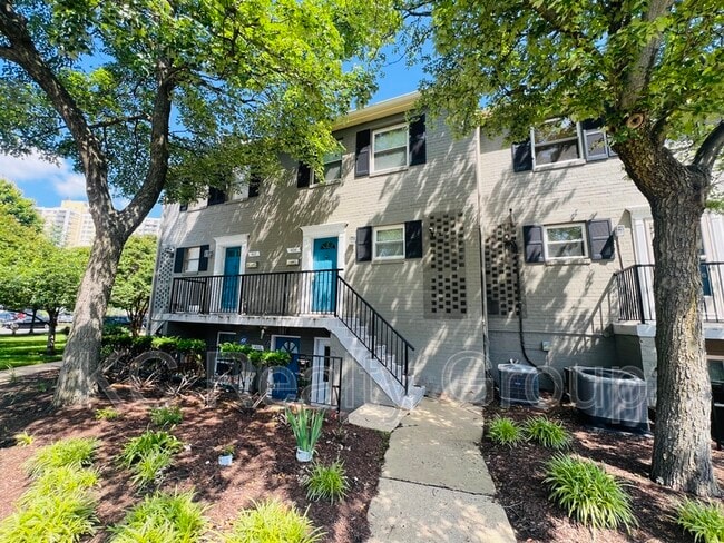 404 N Armistead St in Alexandria, VA - Building Photo - Building Photo