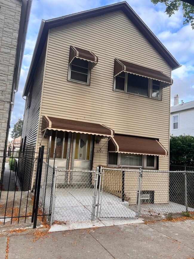 property at 3741 S Union Ave