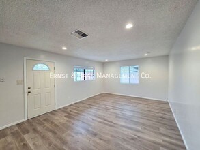 904 S Kenmore St in Anaheim, CA - Building Photo - Building Photo