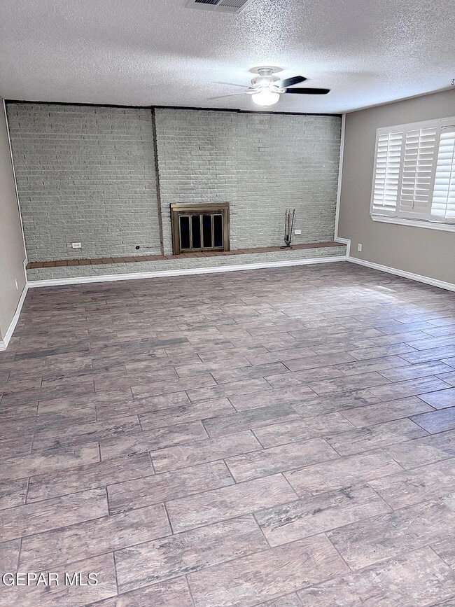 3330 Wedgewood Dr in El Paso, TX - Building Photo - Building Photo