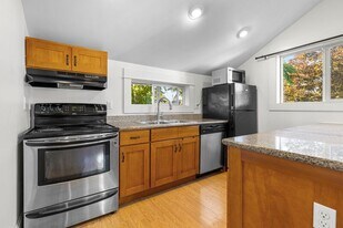 3803 SE 65th Ave in Portland, OR - Building Photo