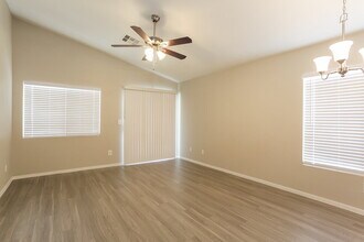 3105 Macaroon Way in North Las Vegas, NV - Building Photo - Building Photo