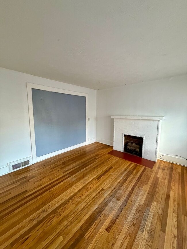 property at 3303 Poppleton Ave