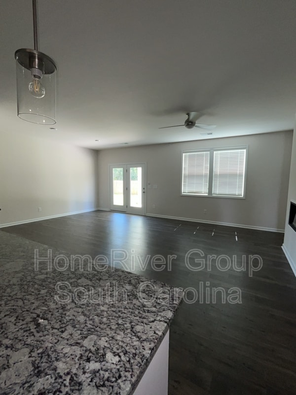 720 Honeydew Dr in West Columbia, SC - Building Photo - Building Photo