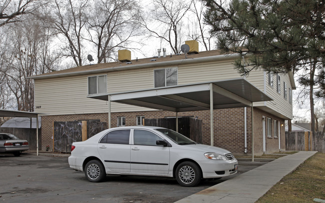 Hidden Oaks IV in Salt Lake City, UT - Foto de edificio - Building Photo