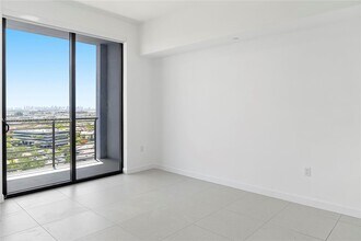 5350 NW 84th Ave, Unit 1805 in Doral, FL - Building Photo - Building Photo