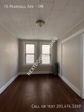 76 Pearsall Ave in Jersey City, NJ - Building Photo - Building Photo
