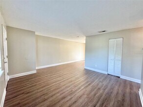 1814 3rd St SE, Unit D in Winter Haven, FL - Building Photo - Building Photo