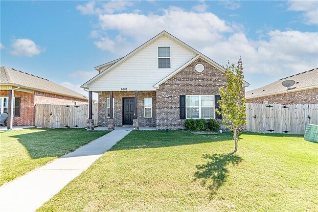 6605 SW Warrington Rd in Bentonville, AR - Building Photo - Building Photo