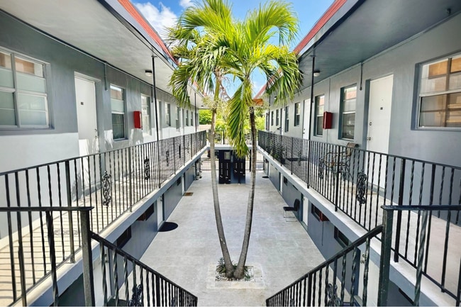 Updated 1bd Apartments in Hollywood, FL - Foto de edificio - Building Photo