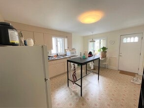 32 Pearson Rd, Unit 2 in Somerville, MA - Building Photo - Building Photo