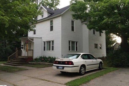 307 S Lansing St in Mt. Pleasant, MI - Foto de edificio