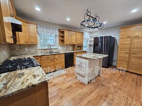 978 W Mill Bend in Kennesaw, GA - Building Photo - Building Photo