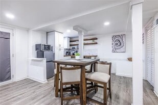 1122 Elaine Dr in Forest Park, GA - Building Photo