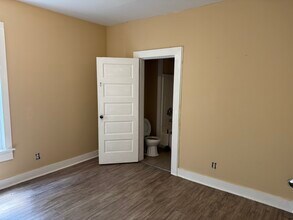 429 Greenwood Ave in Fort Wayne, IN - Building Photo - Building Photo